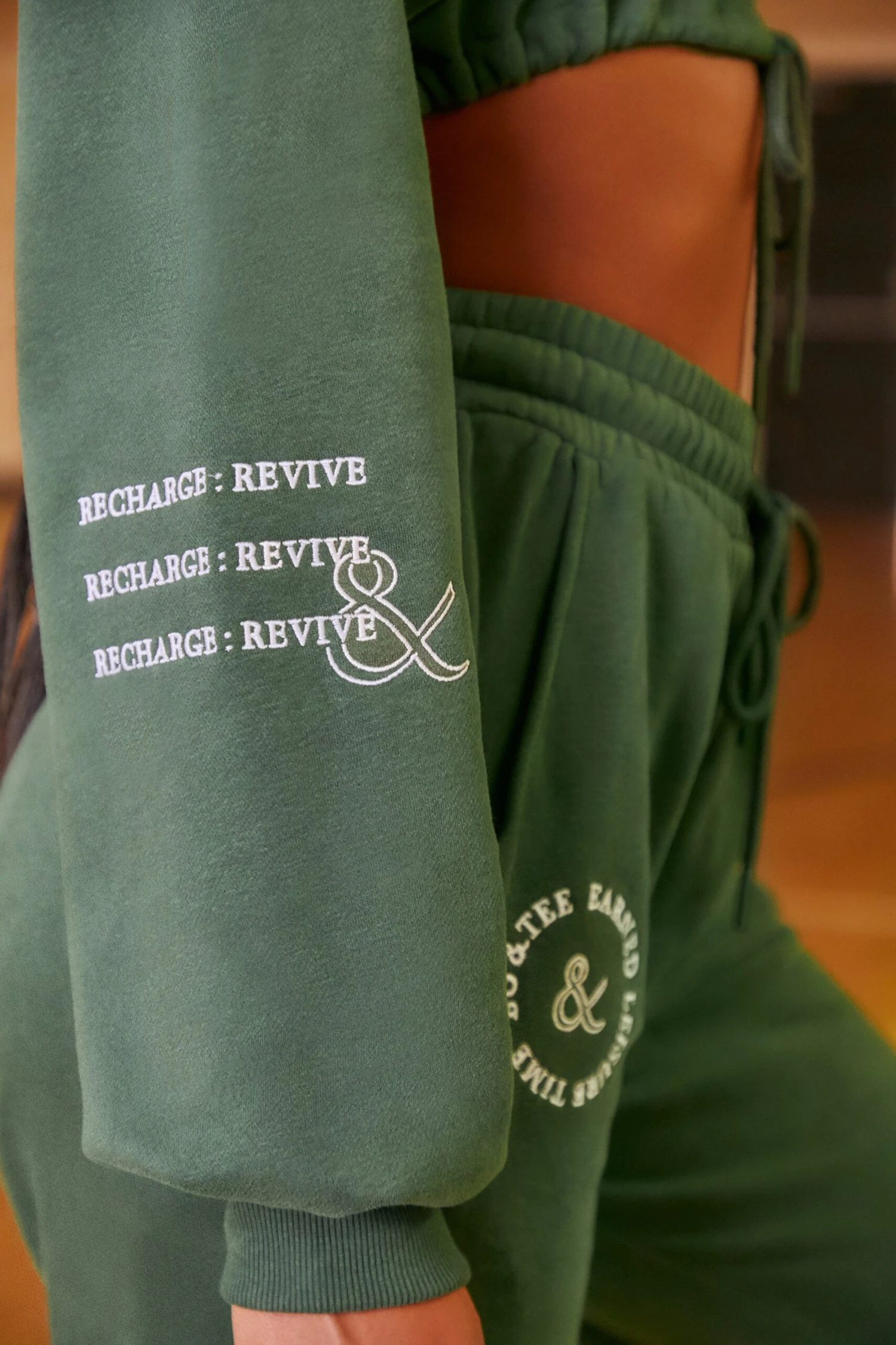 Keep Moving - Sweatshirt In Green - Image 5