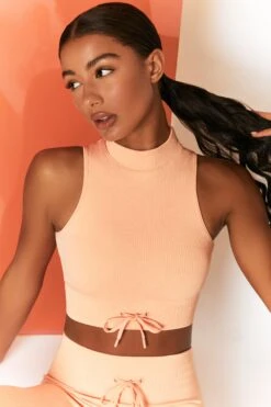 Miles Ahead - Crop Top In Peach