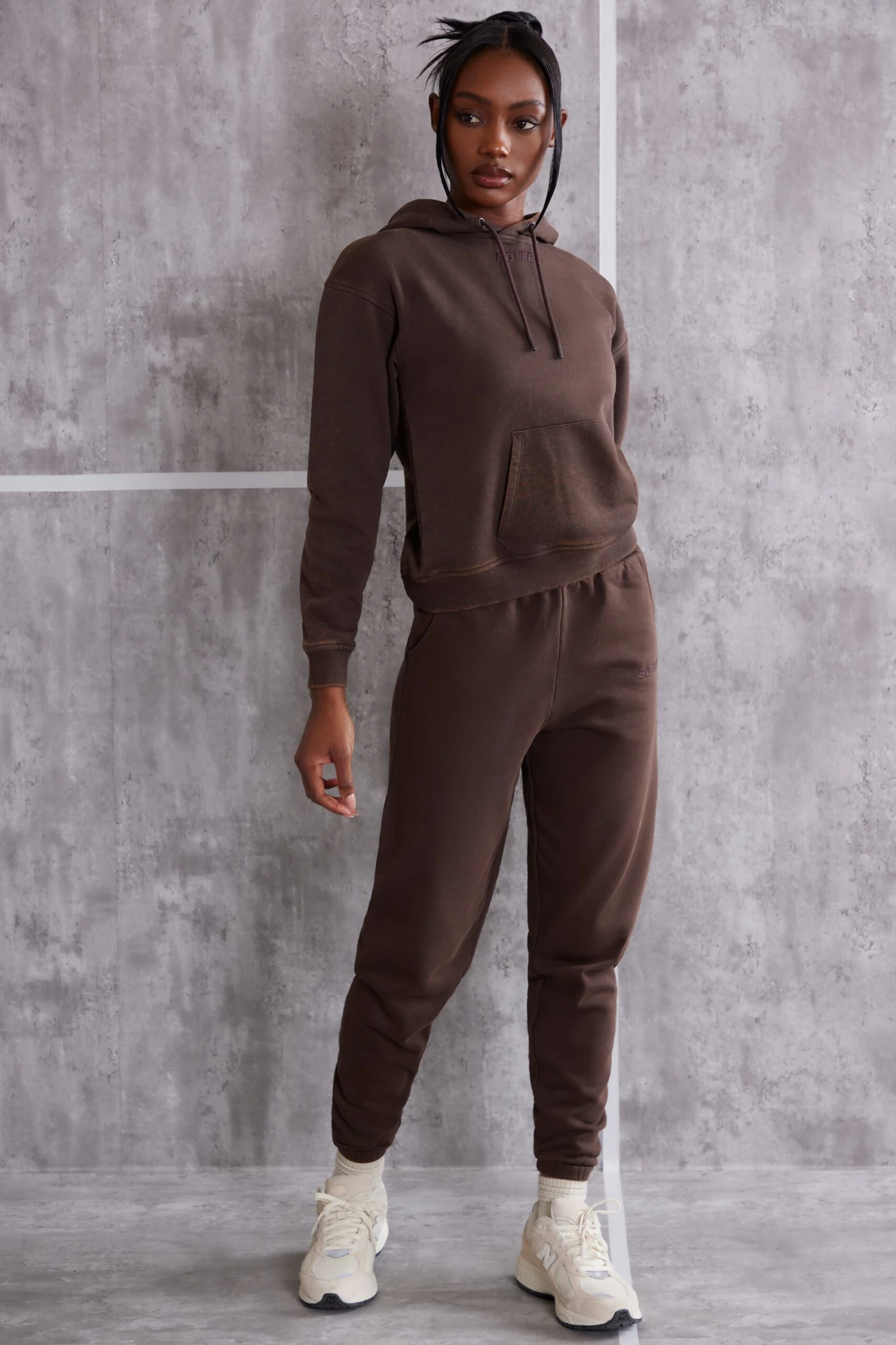 Effortless - High Waist Cuffed Joggers In Brown - Image 5