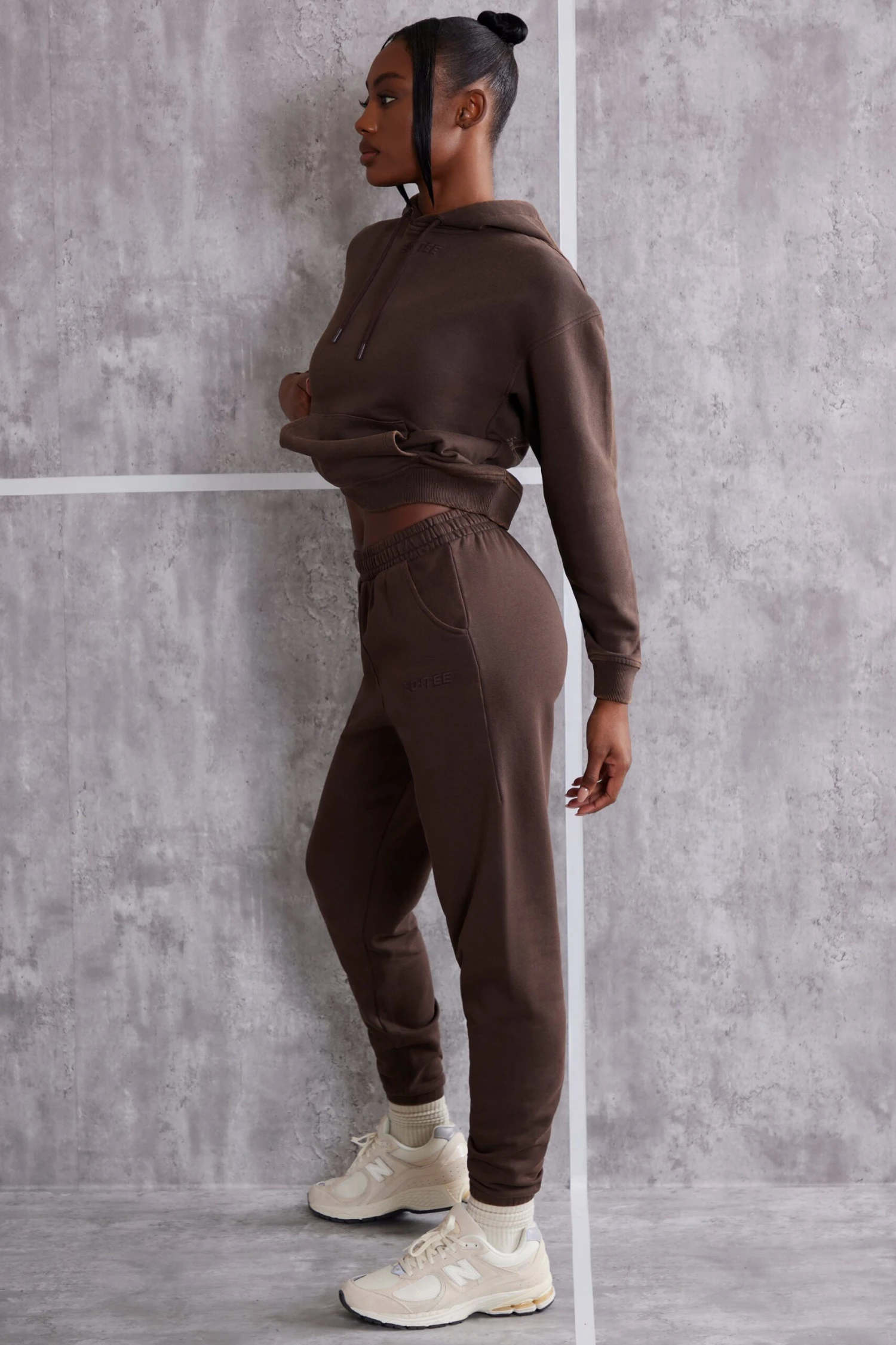 Effortless - High Waist Cuffed Joggers In Brown - Image 2