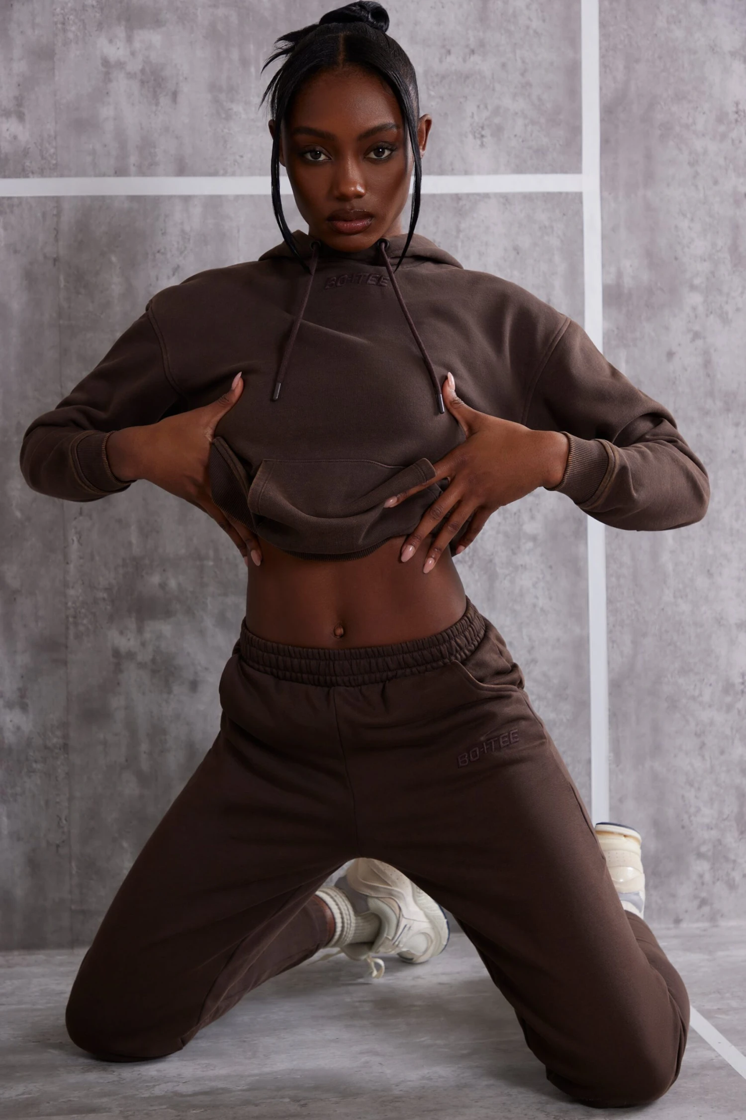 Effortless - High Waist Cuffed Joggers In Brown - Image 6