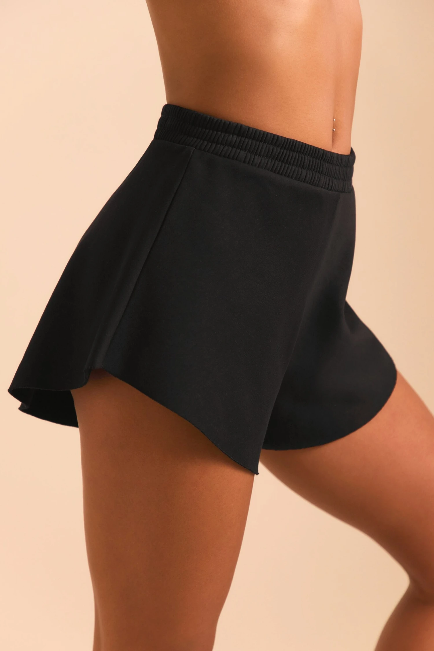 Relax - Sweat Shorts In Black - Image 2