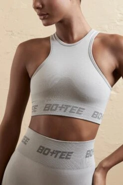 Knockout - Seamless Racerback Crop Top In Silver
