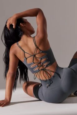 Ardour - Open Back Square Neck Sports Bra In Grey