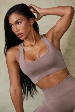 Mindset - Cut Out Define Luxe Sports Bra In Mocha