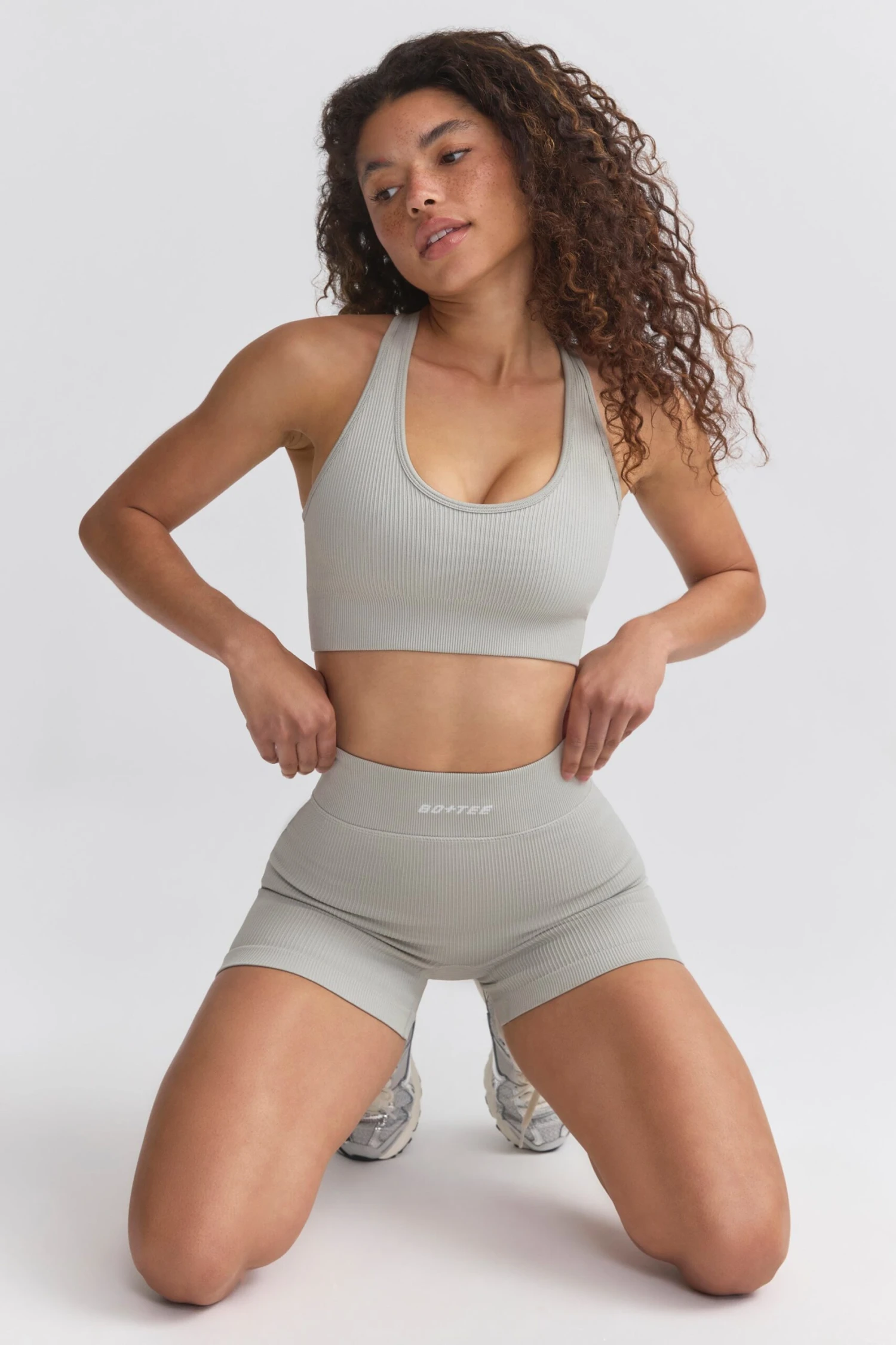 Concentrate - FlexiRib Wide Strap Sports Bra In Grey