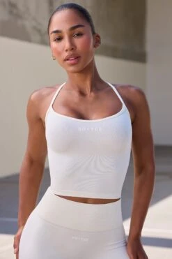 Rhythm - Super Sculpt Seamless Scoop Neck Top In Eggshell