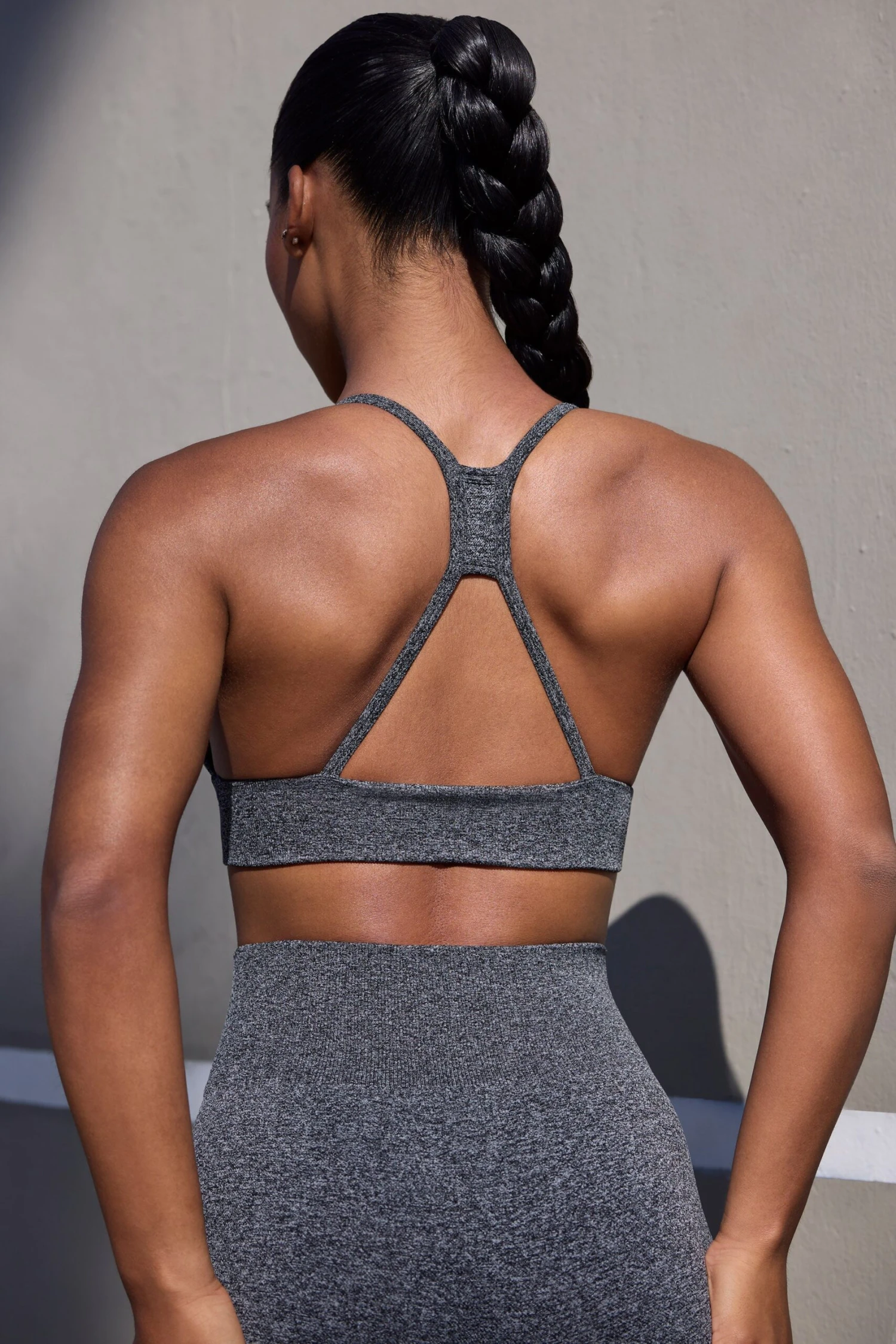 Tempo - Super Sculpt Seamless Triangle Sports Bra In Marl Black - Image 3