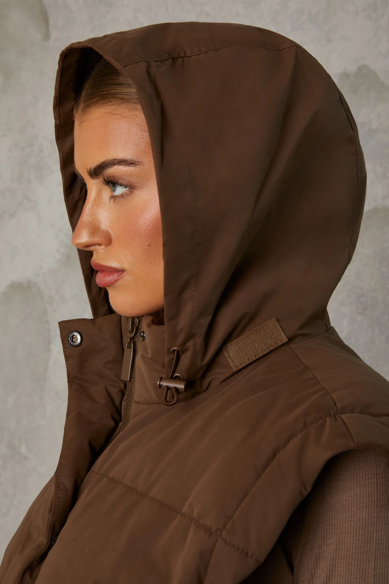 Essential - Cropped Puffer Jacket With Detachable Sleeves In Cocoa Brown - Image 8