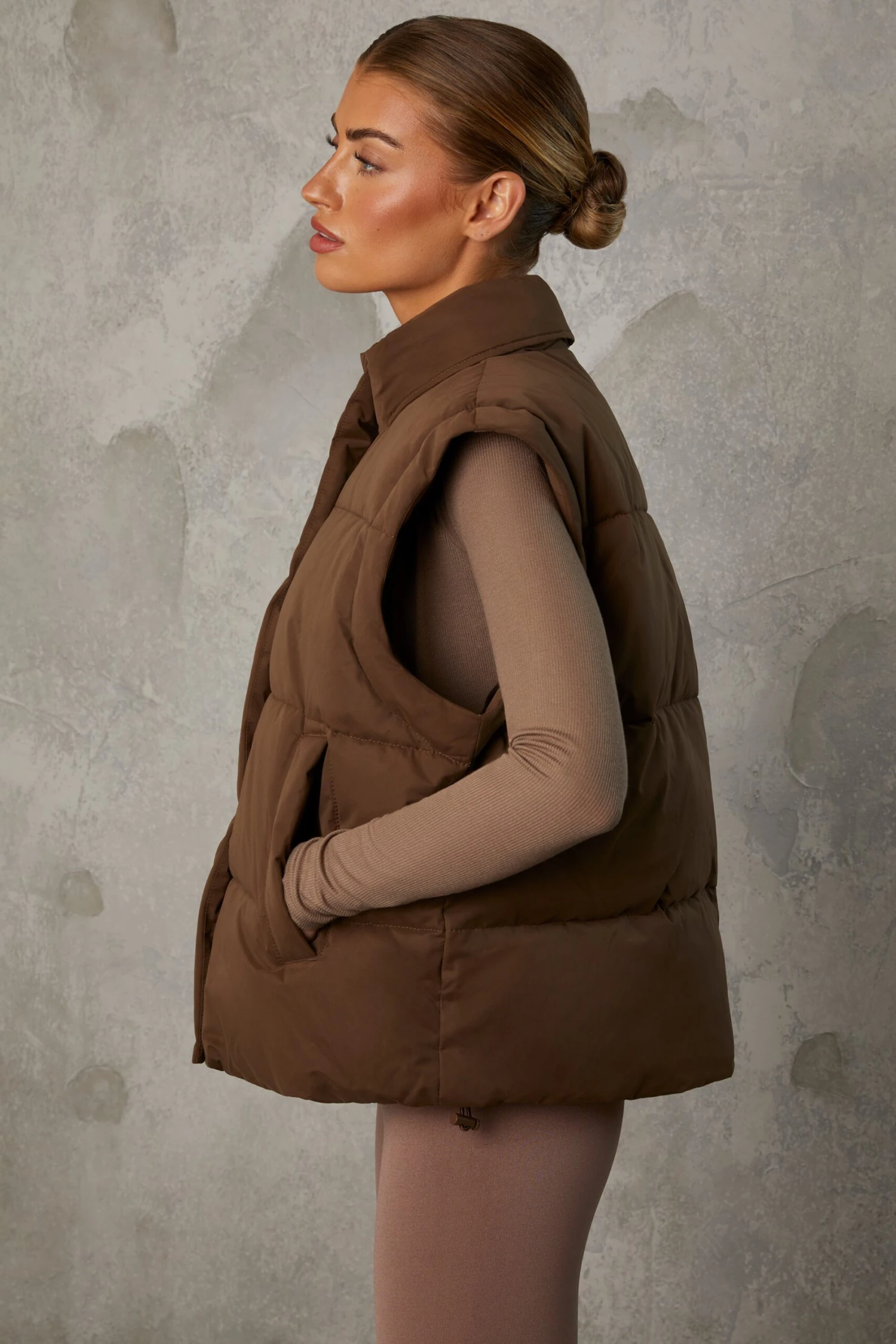 Essential - Cropped Puffer Jacket With Detachable Sleeves In Cocoa Brown - Image 2