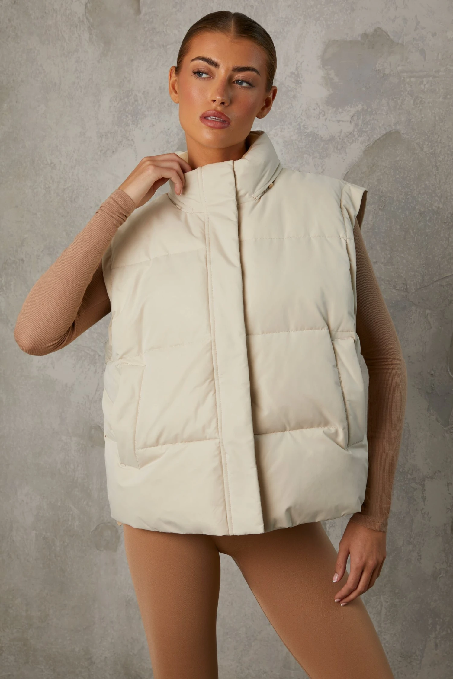Essential - Cropped Puffer Jacket With Detachable Sleeves In Sand - Image 3