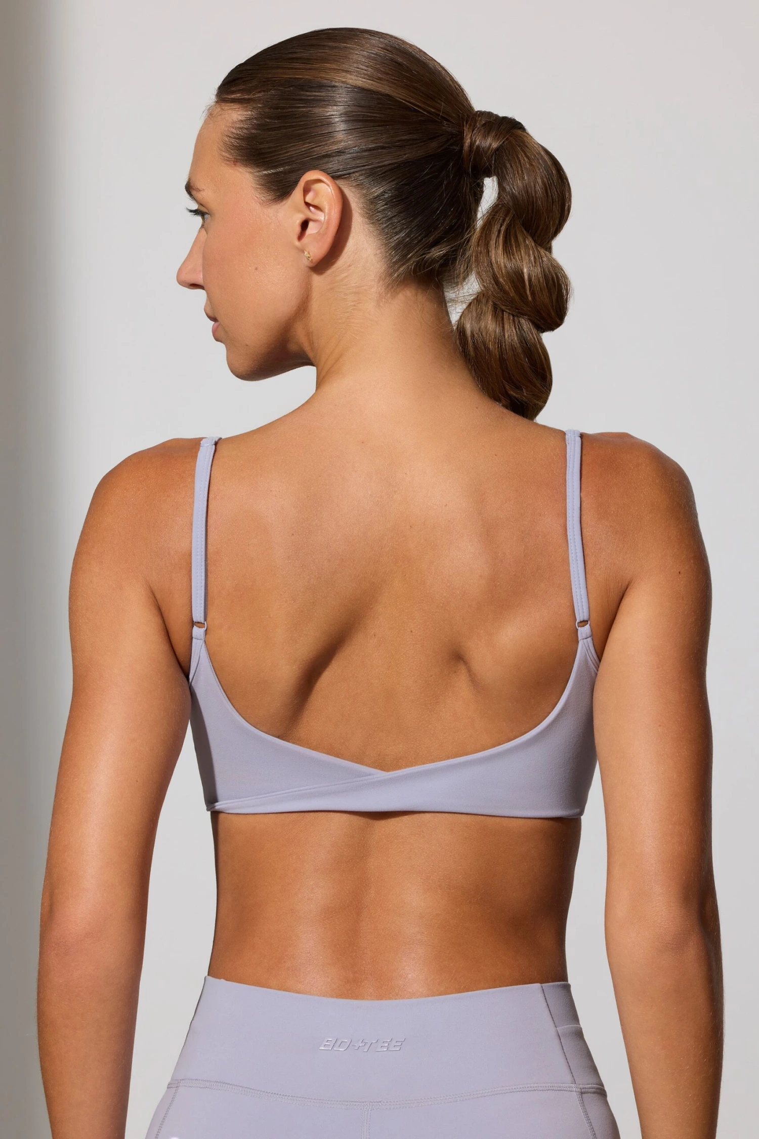 Adjust - Twist Back Scoop Neck Sports Bra In Soft Lavender - Image 3