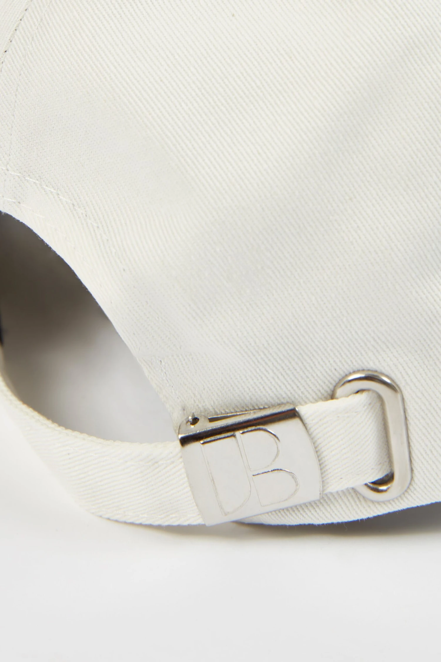 Elevate - Baseball Cap In White - Image 9