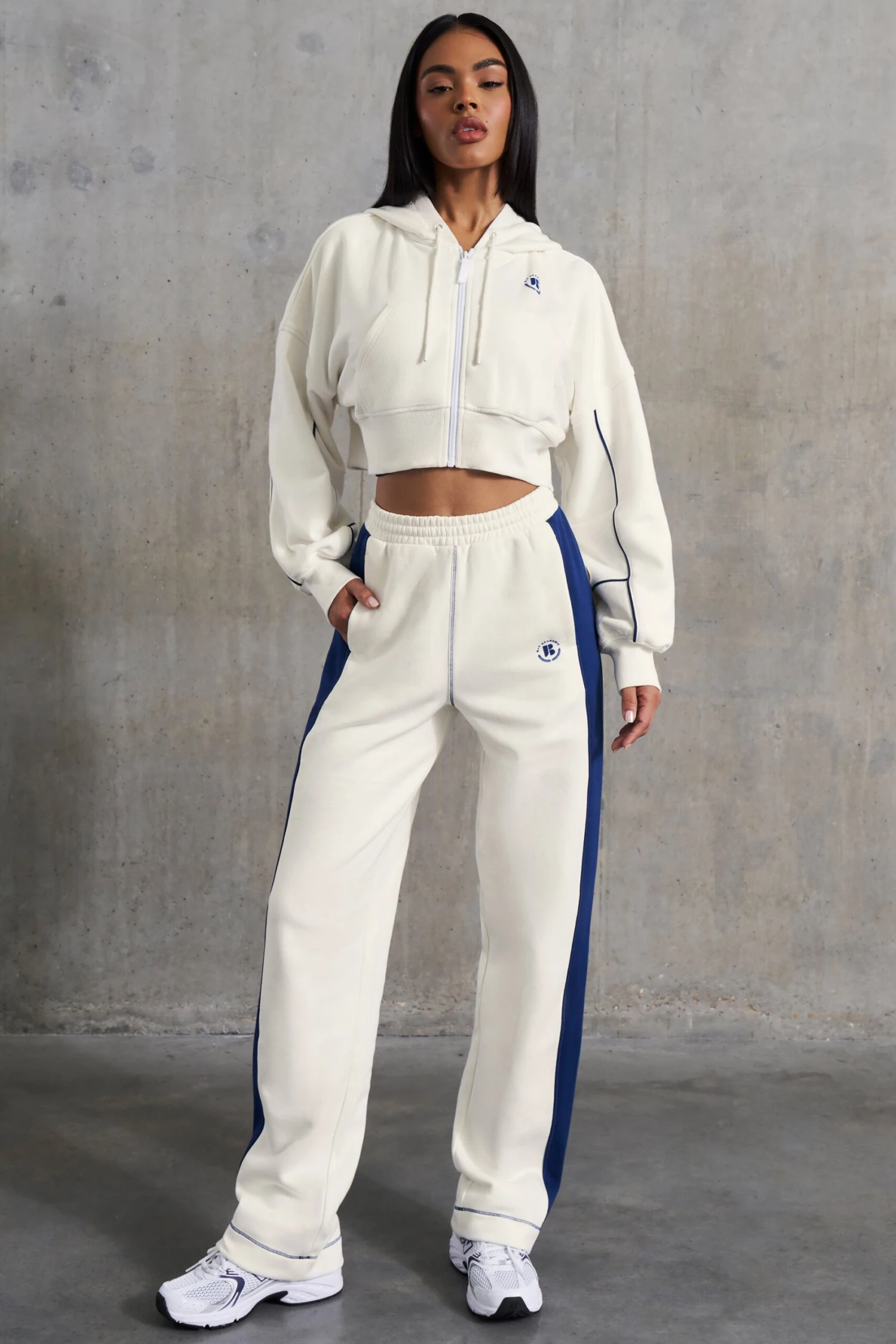 Elite - Petite Wide Leg Sweatpants In White - Image 6