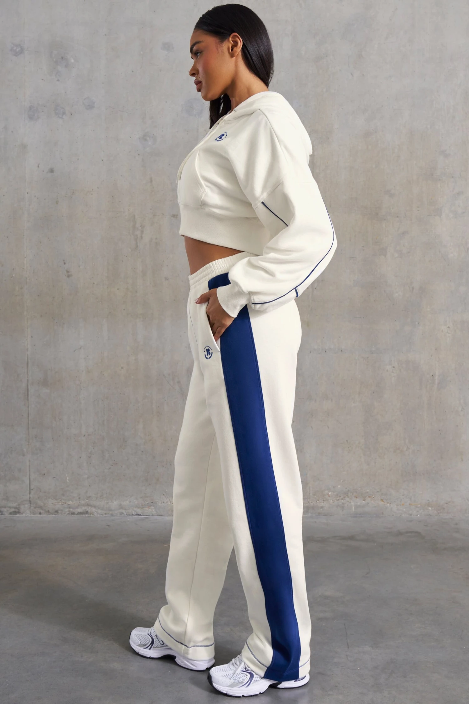 Elite - Wide Leg Sweatpants In White - Image 2