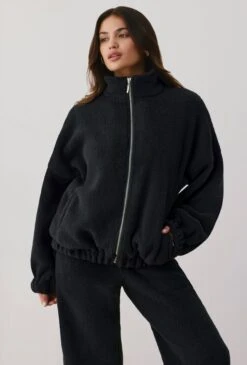 Cushy - Oversized Fleece Zip Up Jacket In Onyx