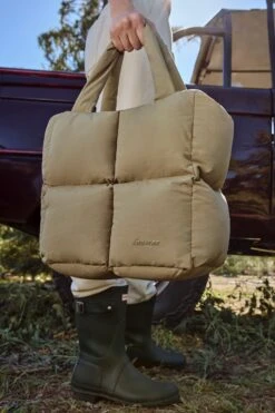Arctic - Quilted Puffer Bag In Soft Olive