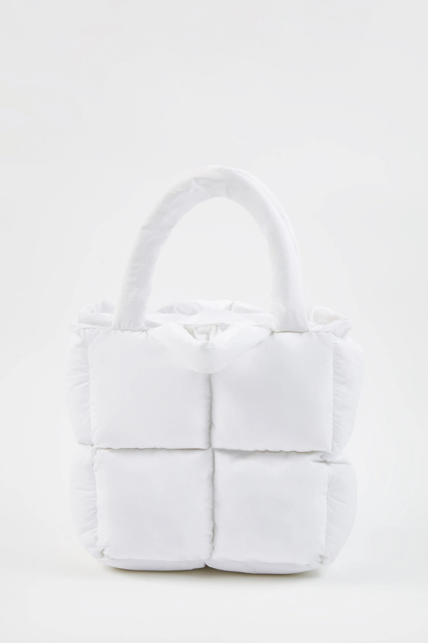 Arctic - Quilted Puffer Bag In White - Image 11