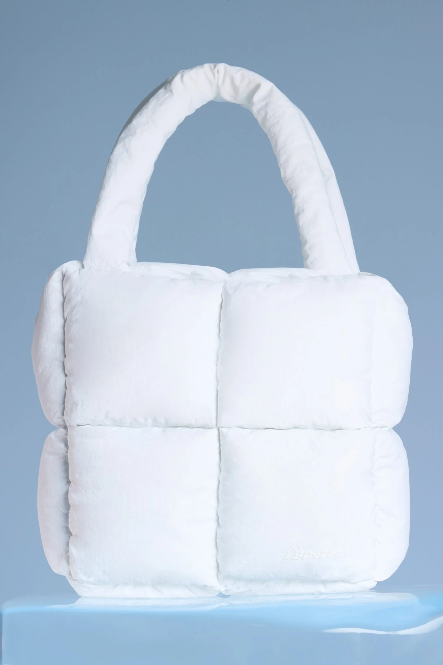 Arctic - Quilted Puffer Bag In White - Image 5