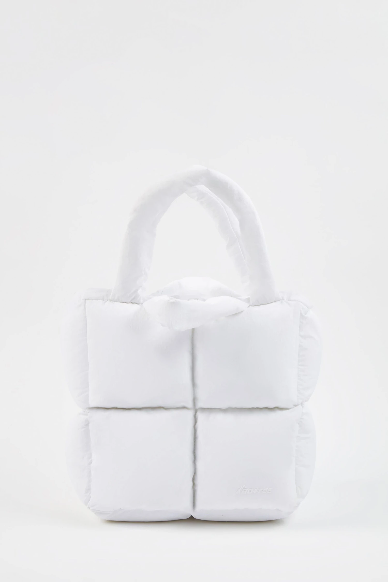 Arctic - Quilted Puffer Bag In White - Image 6