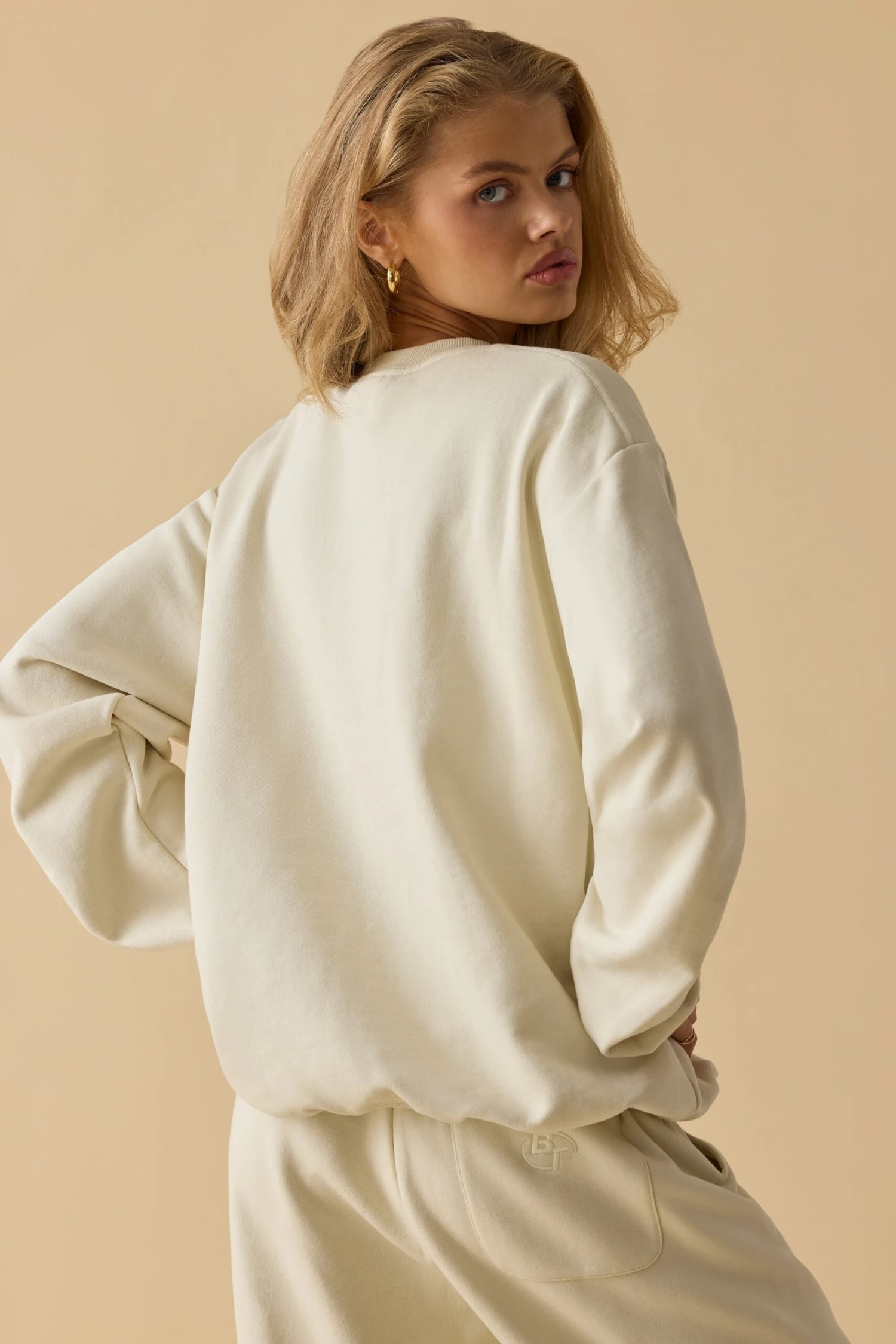 Signature - Oversized Crew Neck Sweatshirt In Bone - Image 3