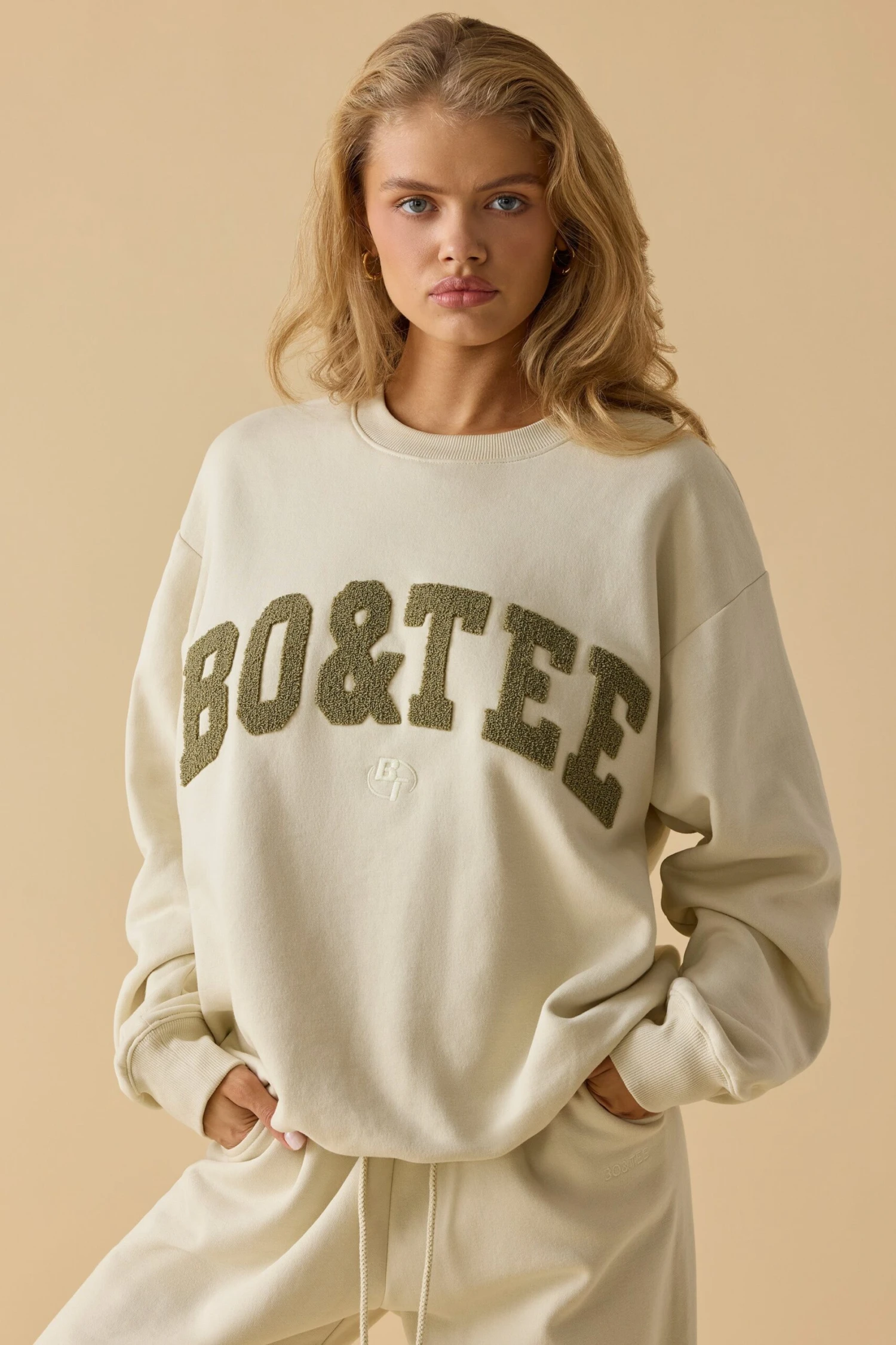 Signature - Oversized Crew Neck Sweatshirt In Bone - Image 5