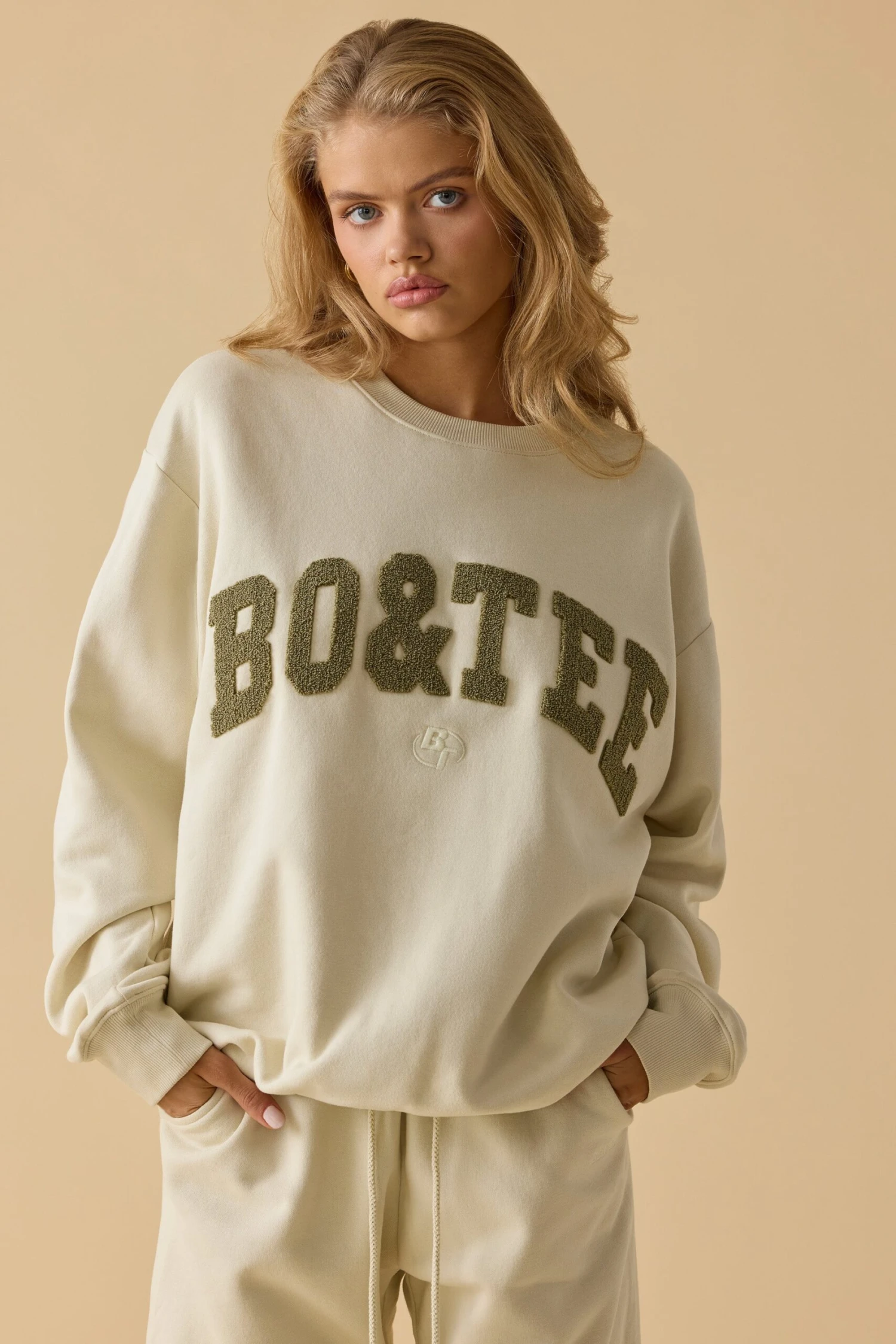 Signature - Oversized Crew Neck Sweatshirt In Bone - Image 6