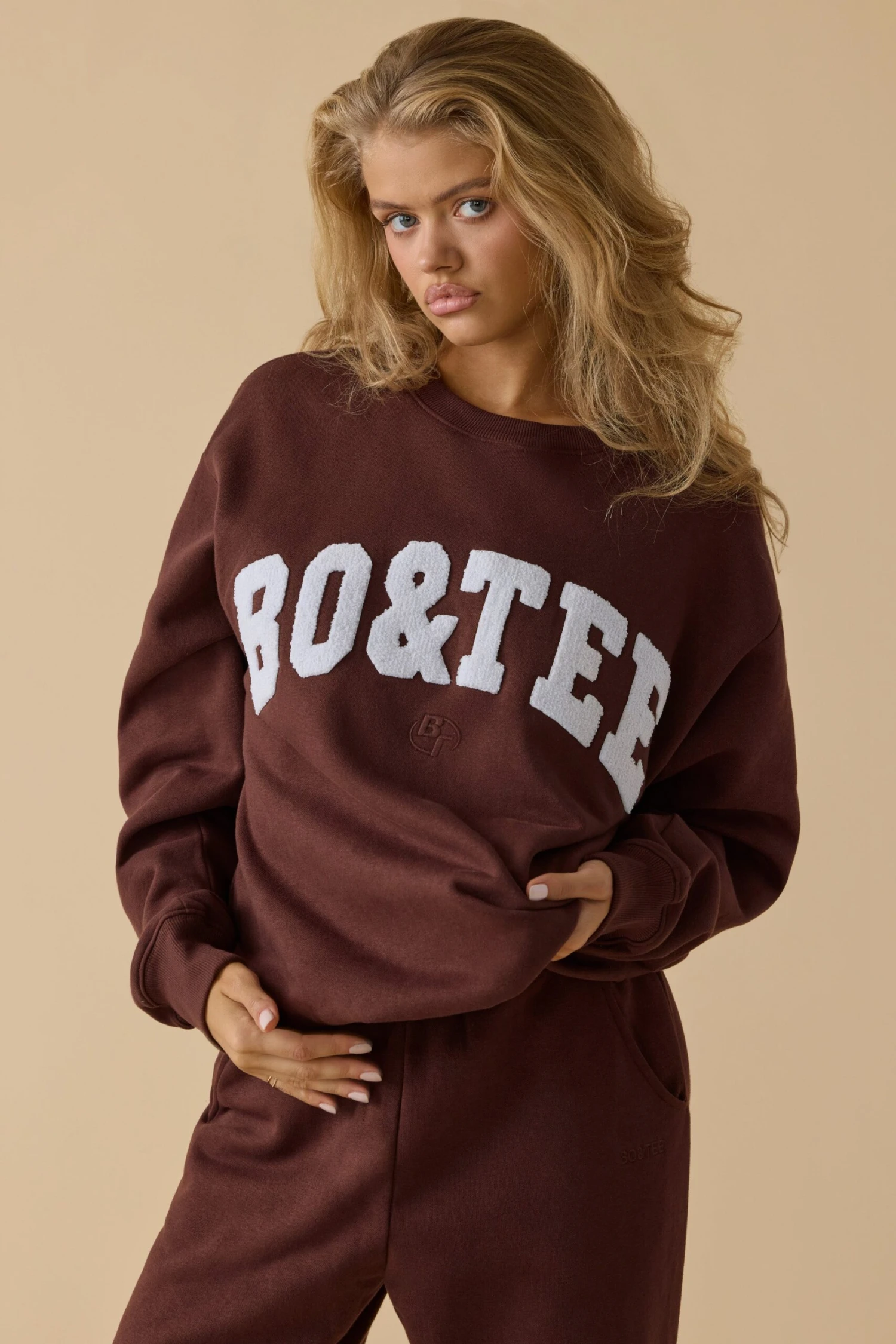 Signature - Oversized Crew Neck Sweatshirt In Mahogany