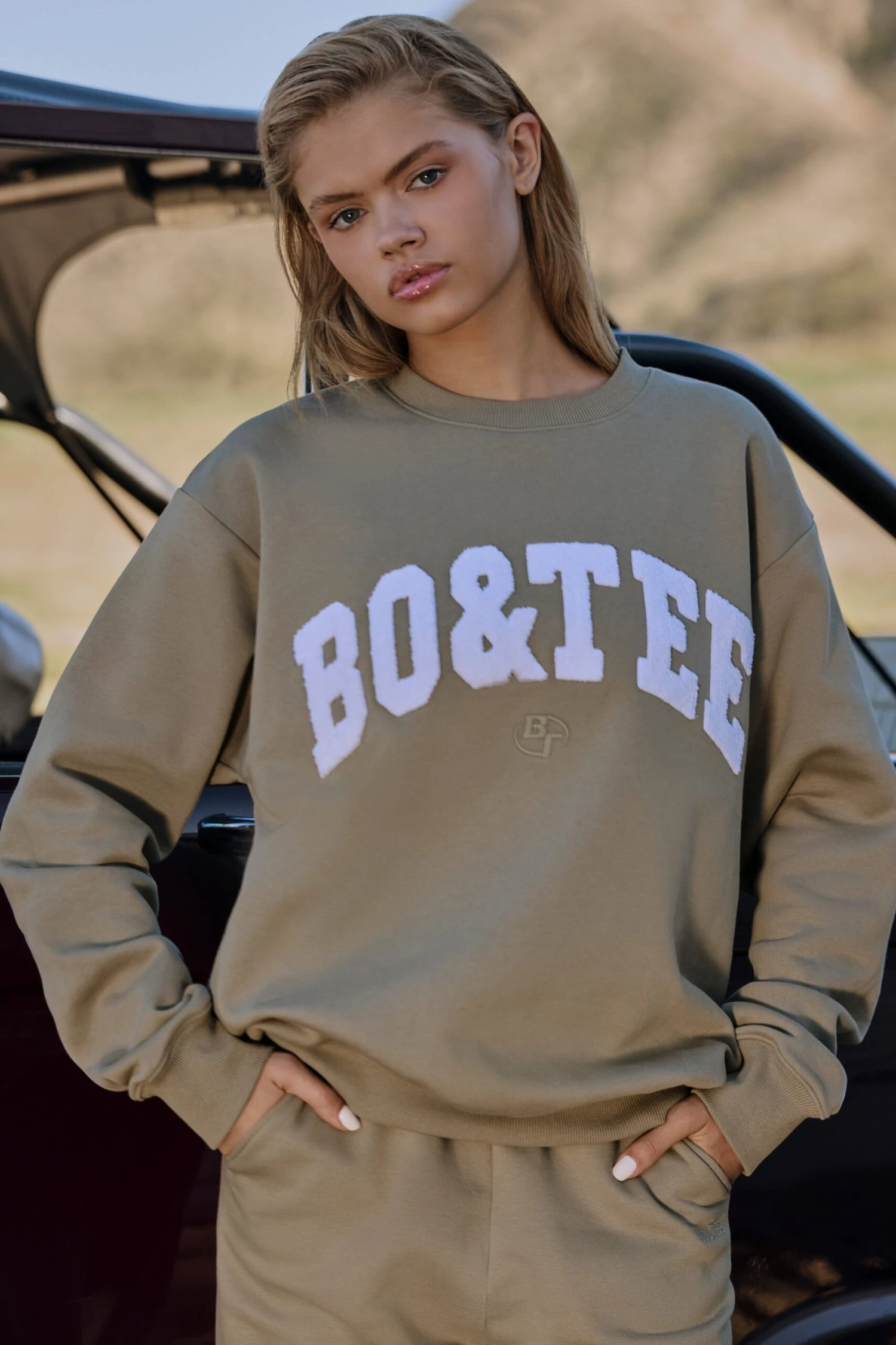Signature - Oversized Crew Neck Sweatshirt In Soft Olive - Image 5