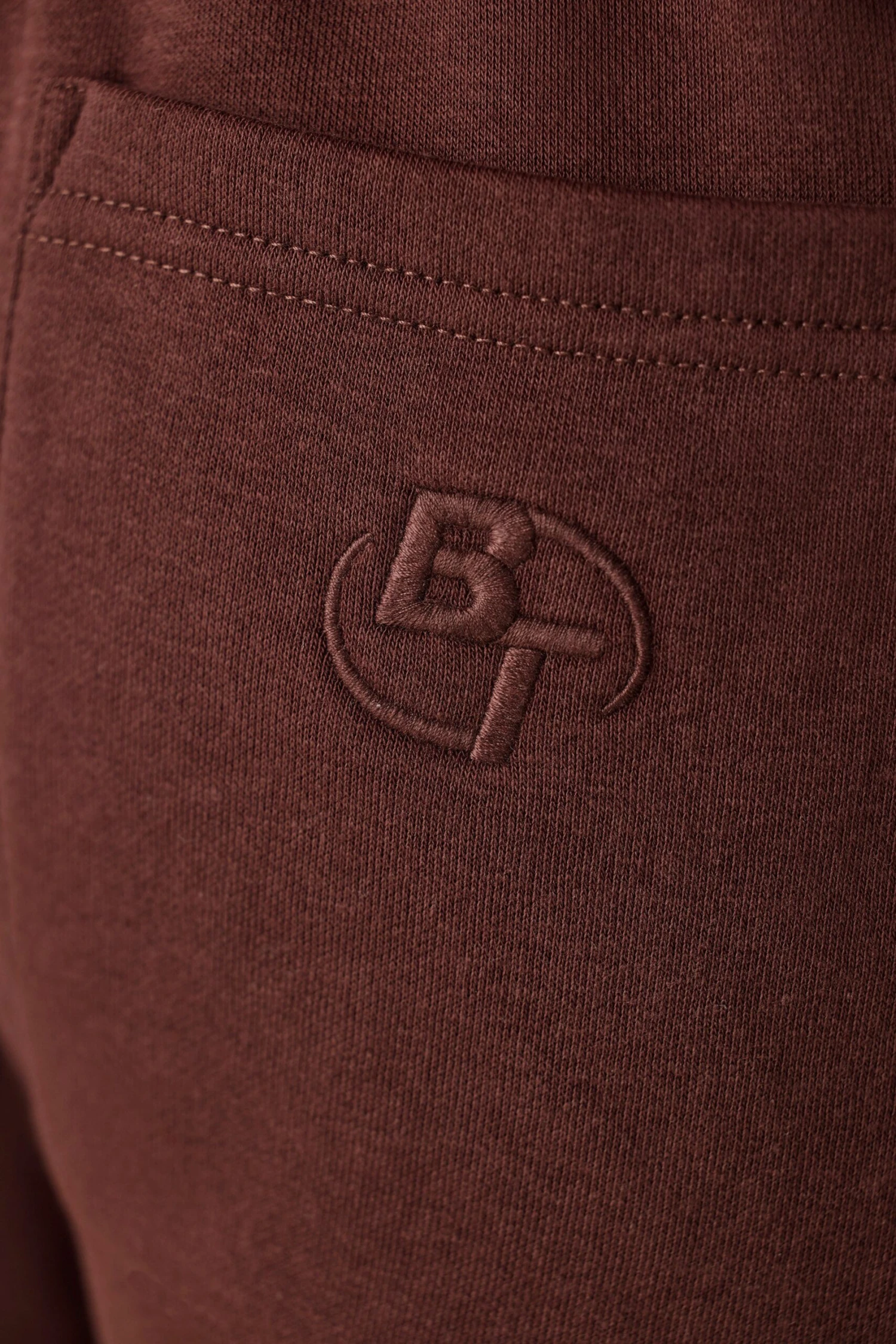 Ultimate - Petite Mid-Rise Joggers In Mahogany - Image 4