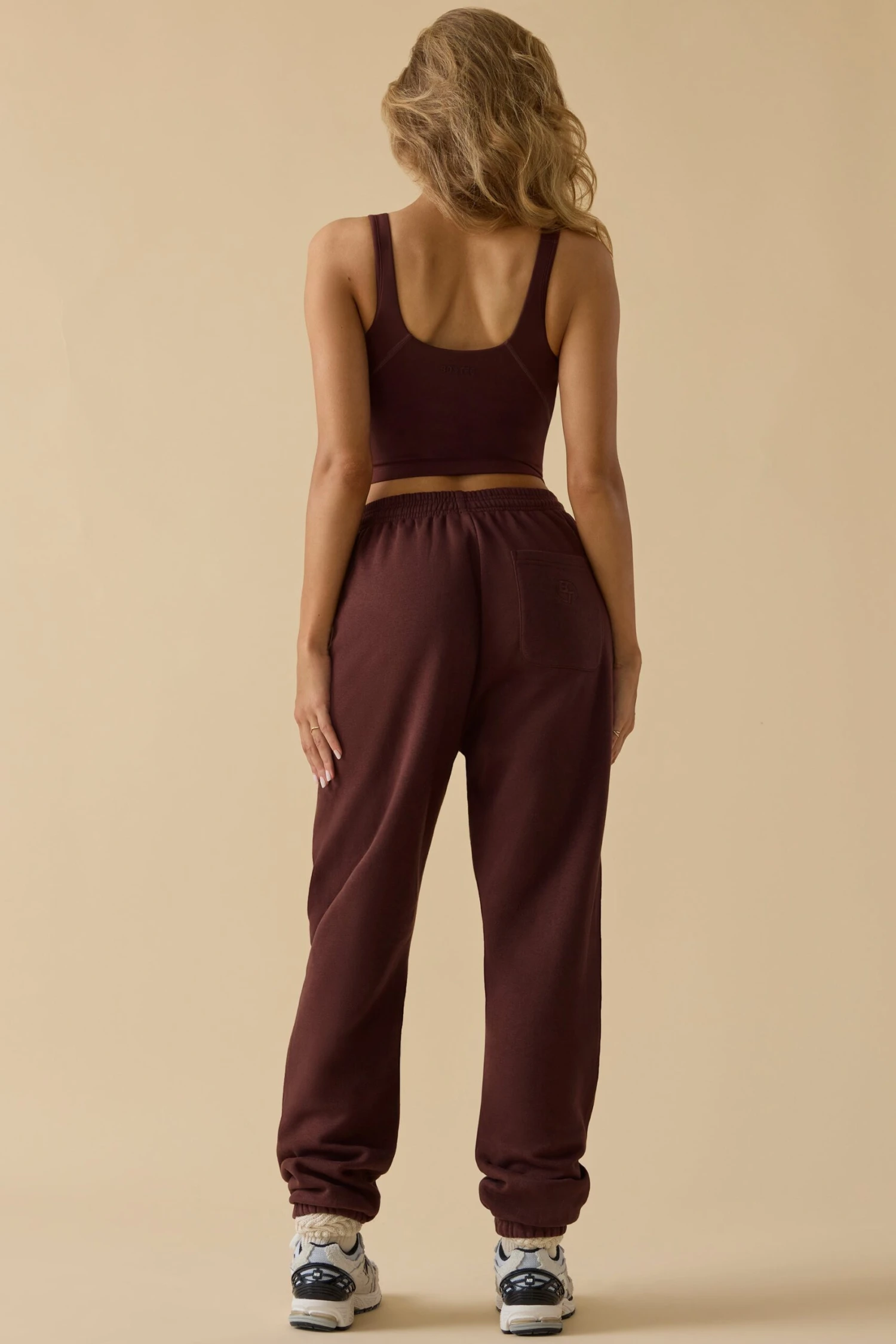 Ultimate - Petite Mid-Rise Joggers In Mahogany - Image 3