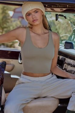 All Day - Soft Active Tank Top In Soft Olive