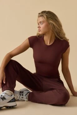 Second Skin - Soft Active Short Sleeve Tee In Mahogany