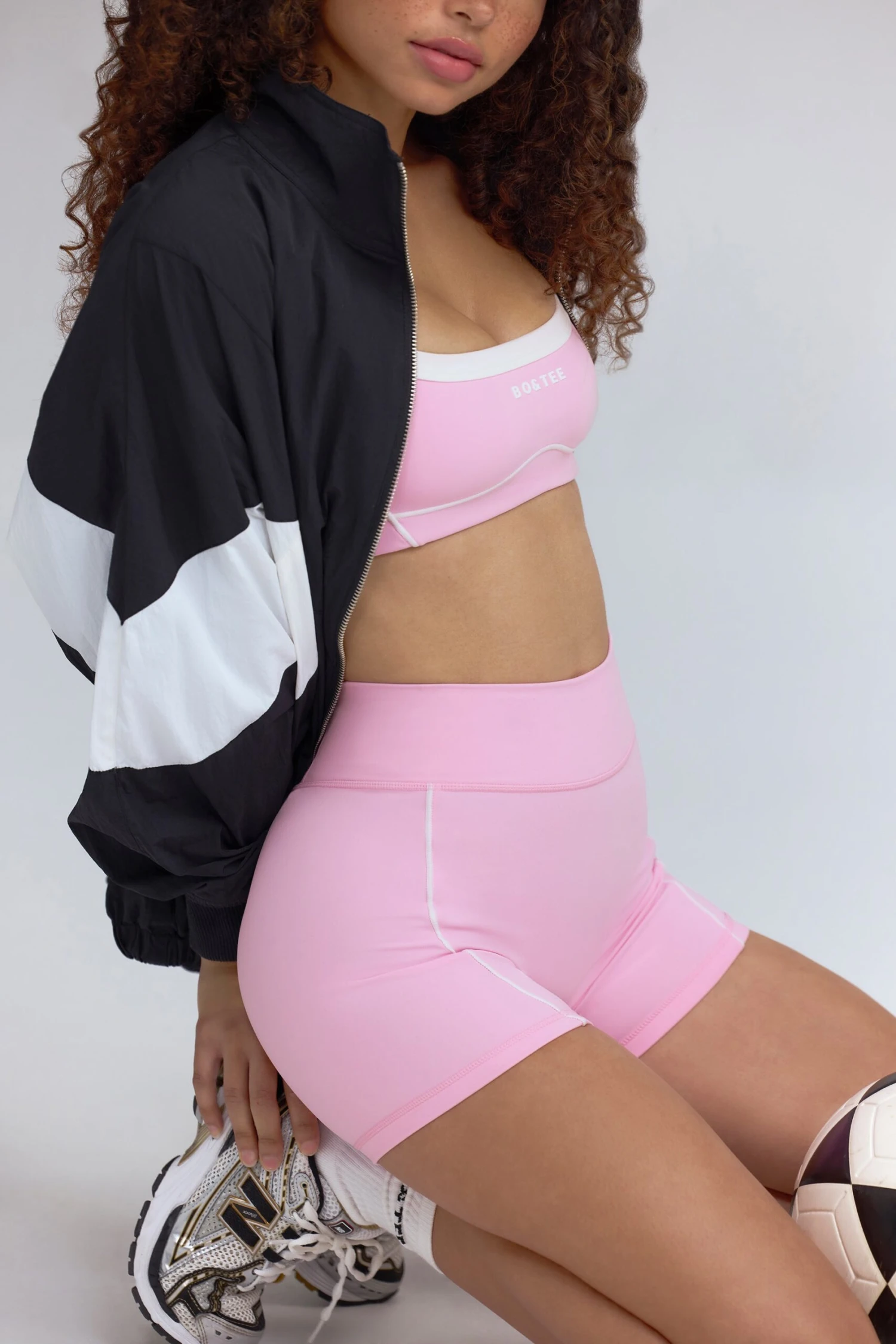 Soft Active Contrast-Trim Mini Shorts In Baby Pink - Image 5