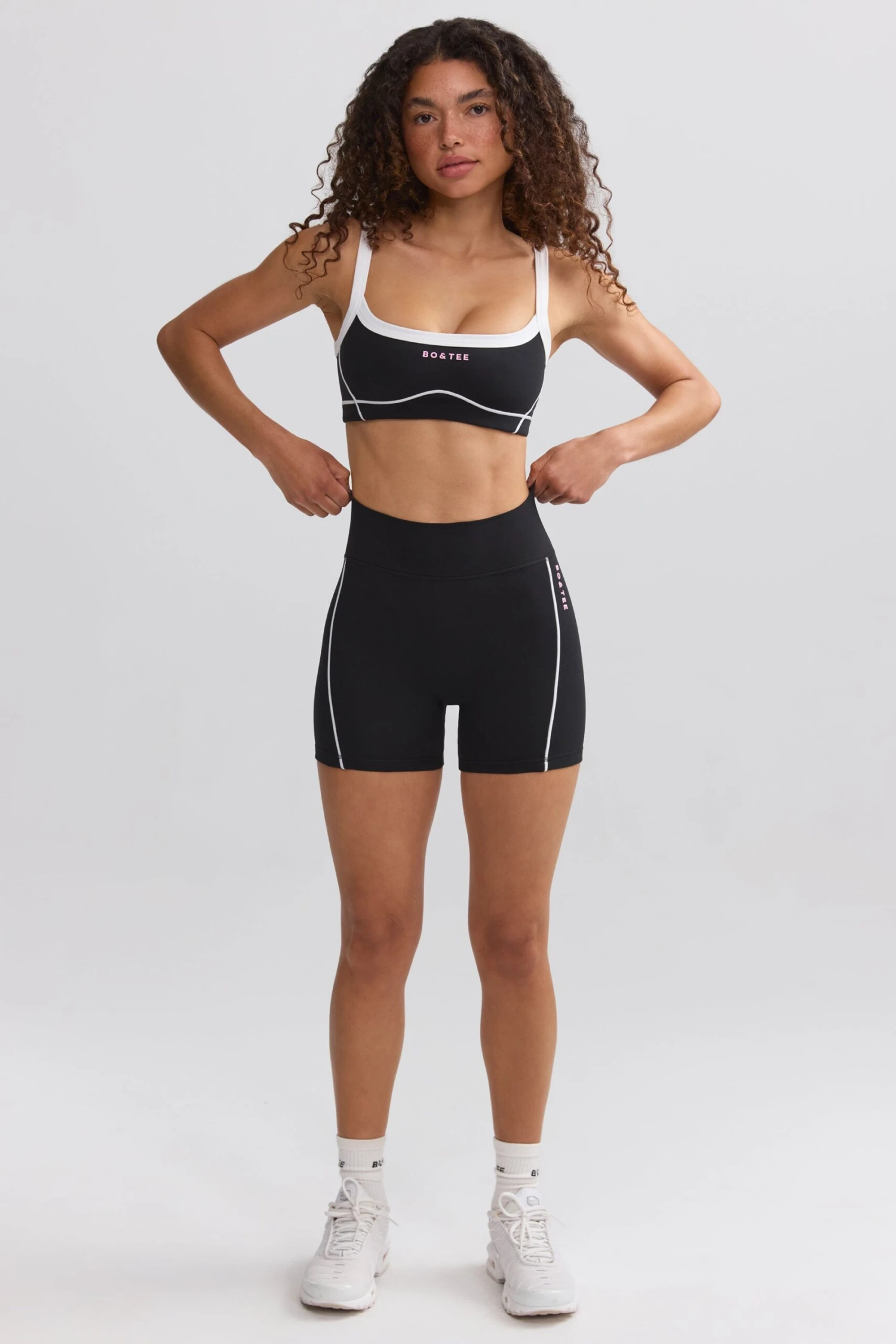 Soft Active Contrast-Trim Mini Shorts In Black - Image 6