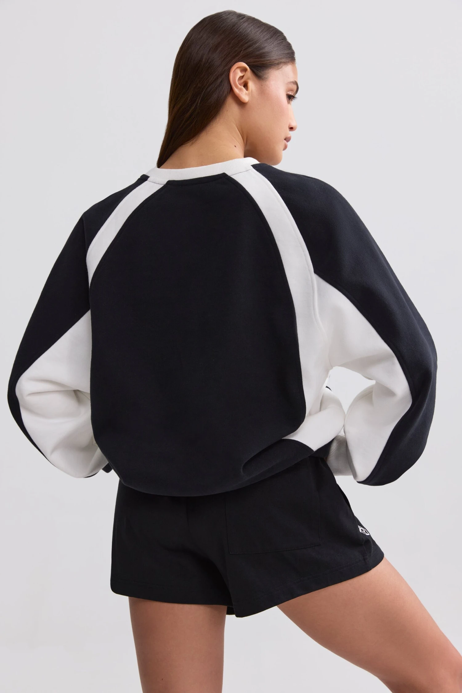 Oversized Colourblock Sweatshirt In Black - Image 3