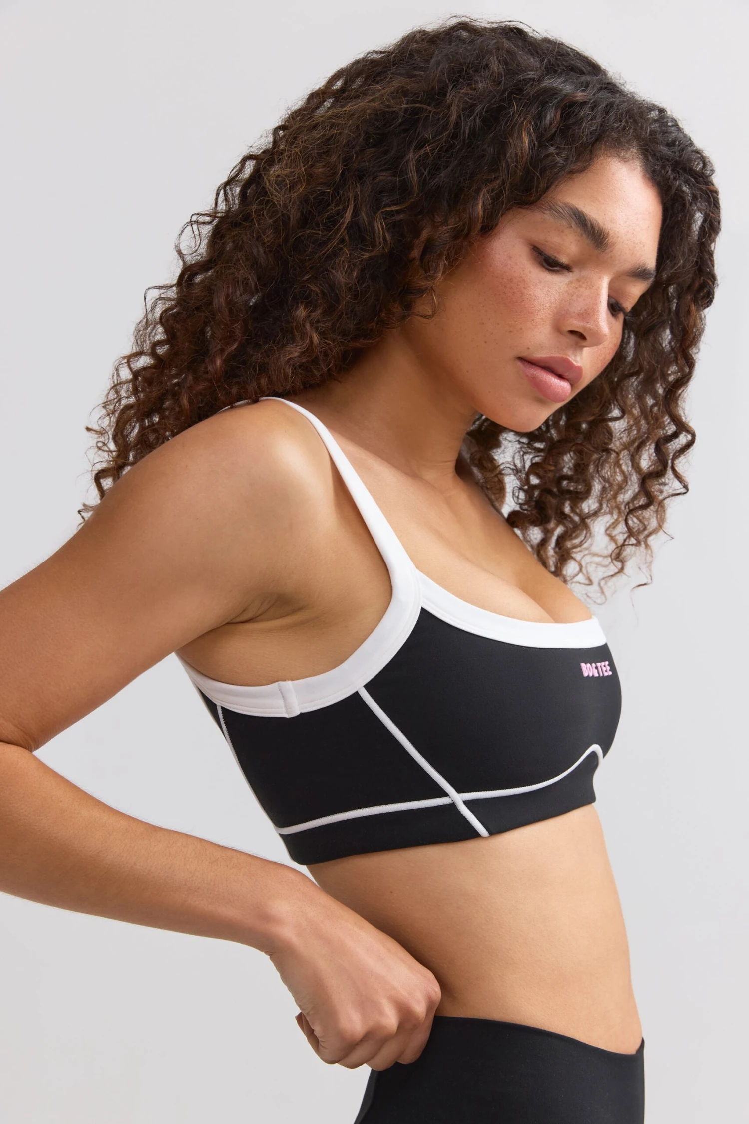 Soft Active Contrast-Trim Sports Bra In Black - Image 2