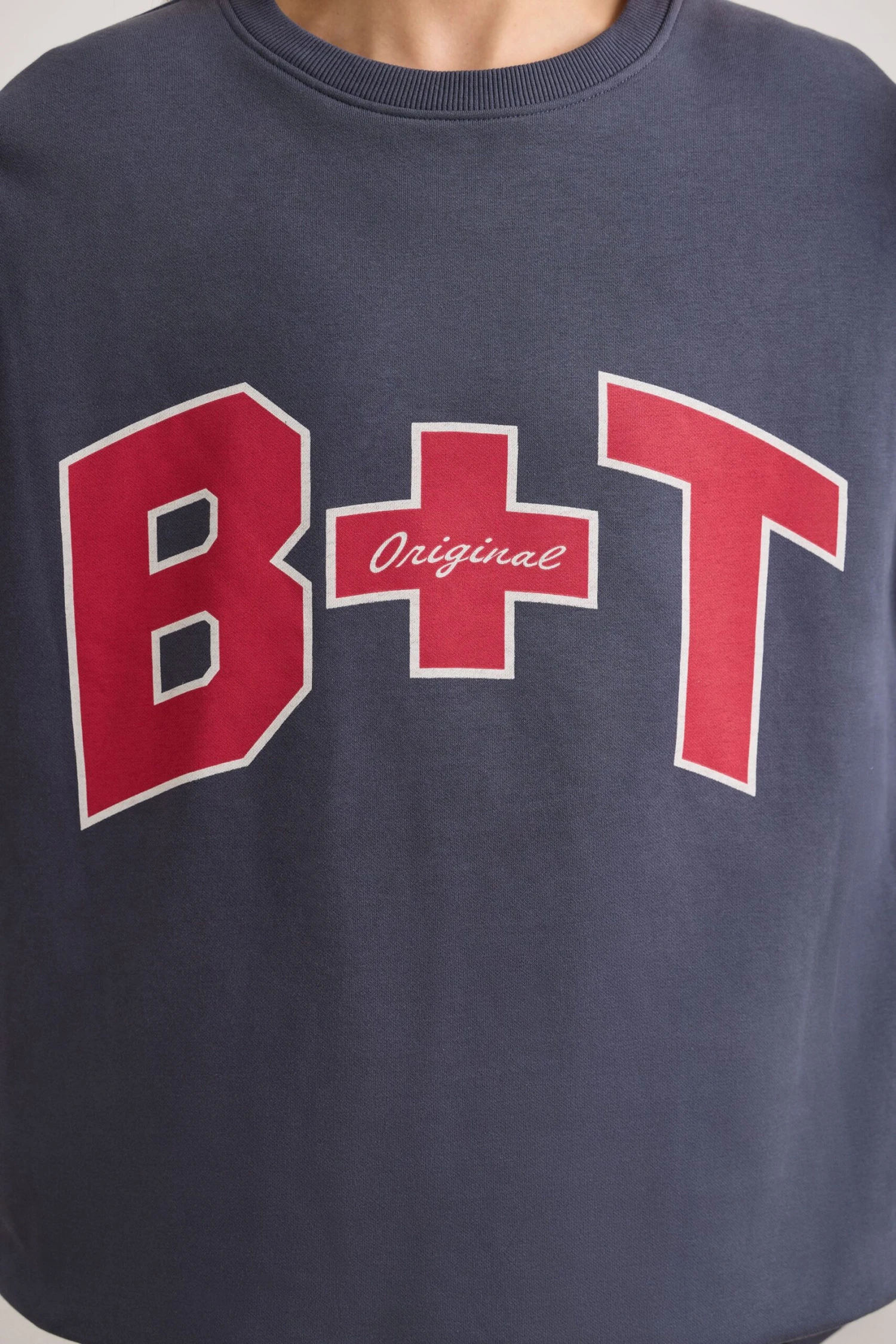 Classic - Oversized Crew Neck Sweatshirt In Slate - Image 4