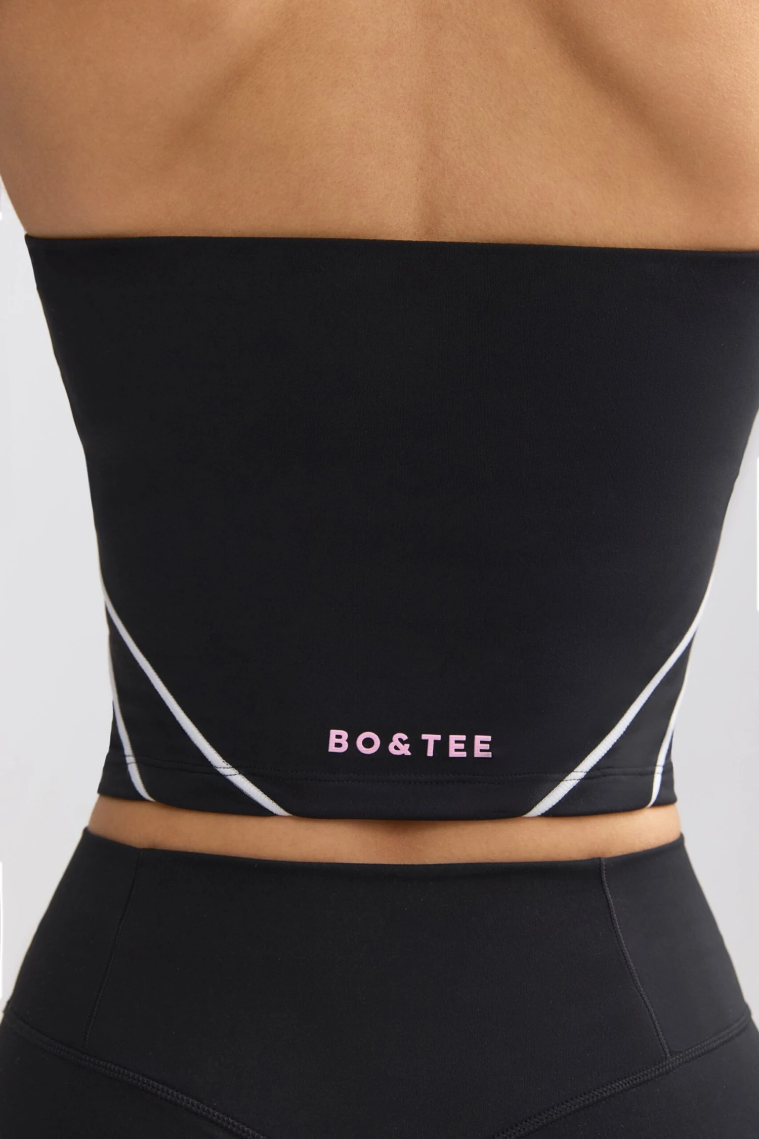 Soft Active Contrast-Trim Bandeau Top In Black - Image 4